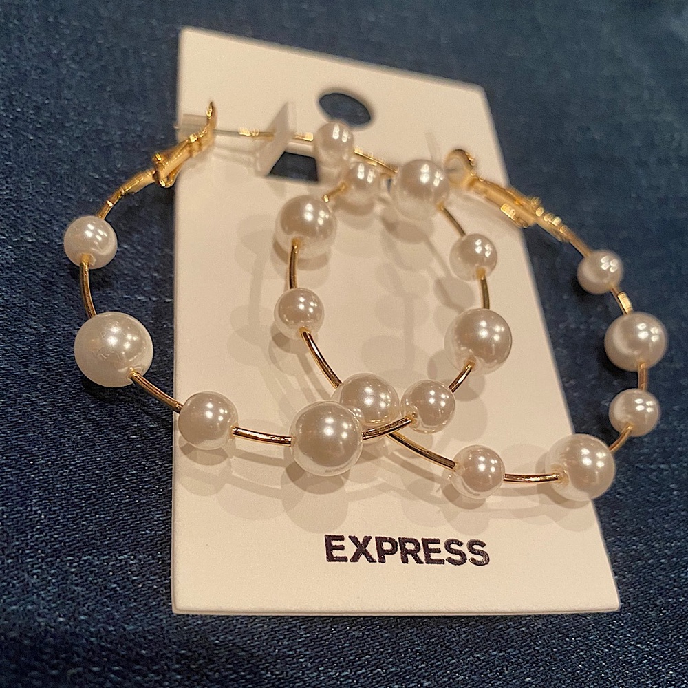 Express Gold hoop pearl earrings